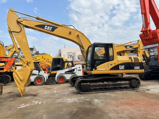 اليد الثانية CAT Caterpillar 320C الحفرة الهيدروليكية الزحفية آلات البناء 20 طن