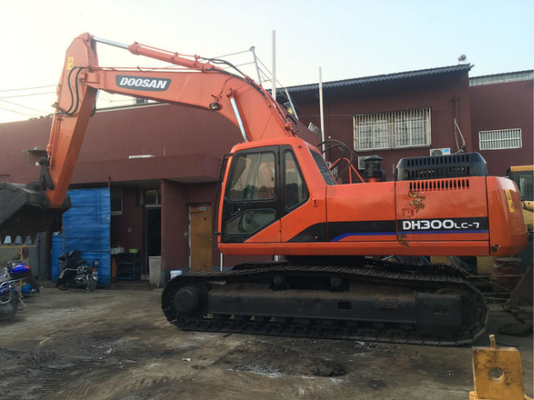 30 طن الحفرة الزحفية الأصلية المستخدمة دوسان DH300LC-7 مع 1.27 م3 سعة دلو