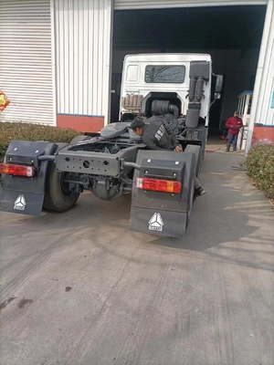 سينوتروك هوو 371 حصان شاحنة جرار مقطورة رأس 6x4 للبيع