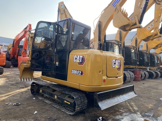 حفرة كاتربيلر مستعملة من اليابان CAT 306E2 الحفرة الزحفية 6 طن آلات البناء